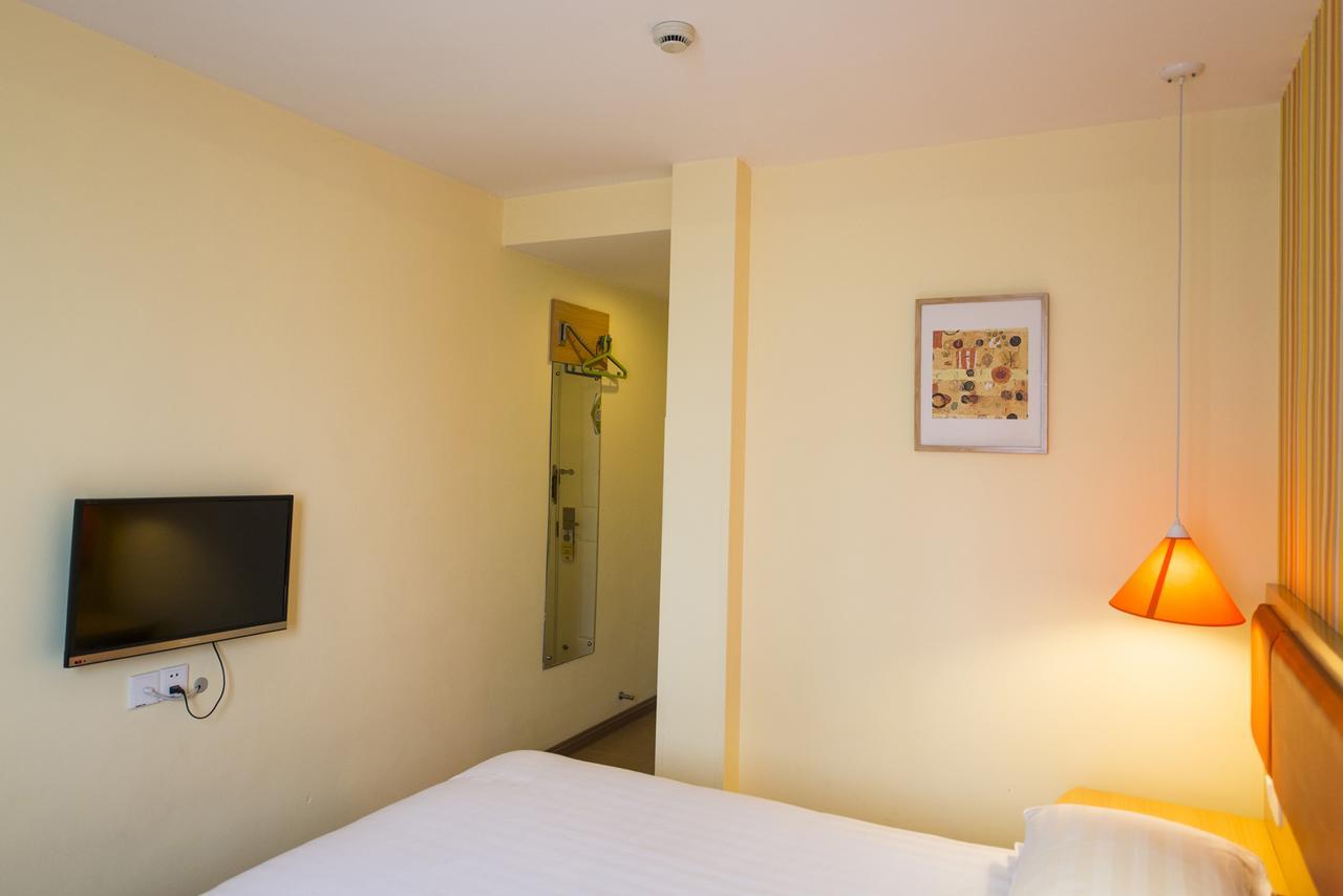 Home Inn Shanghai Daning International Guangzhong Road Circus City Bagian luar foto